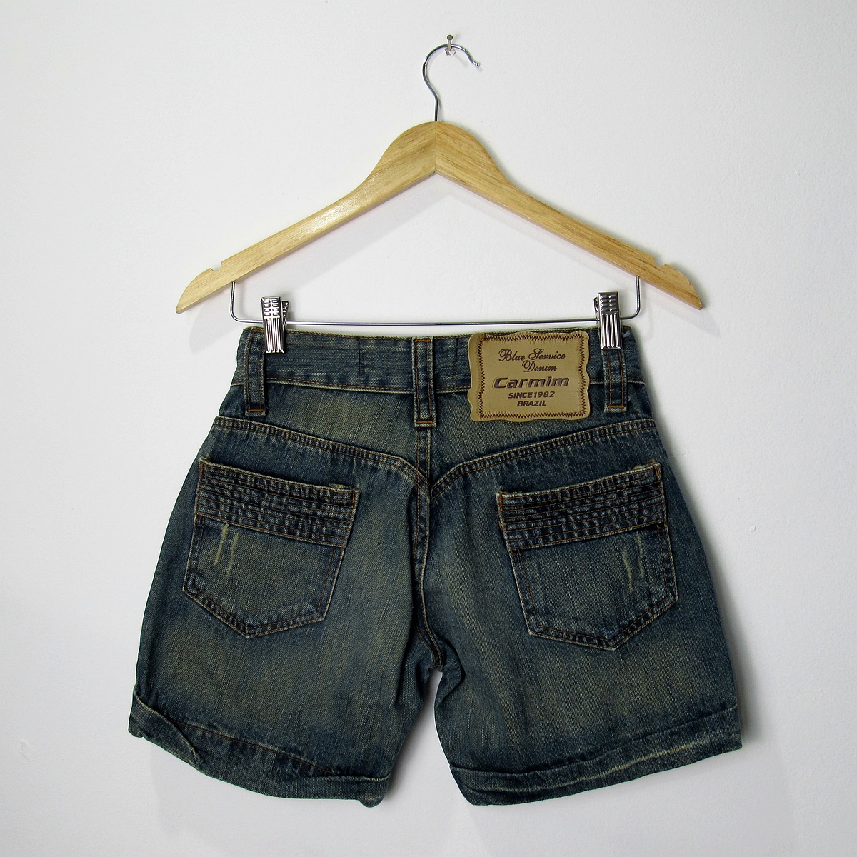 Shorts jeans, Carmim, Tamanho 38, Comprimento 34 cm - Imagem 2