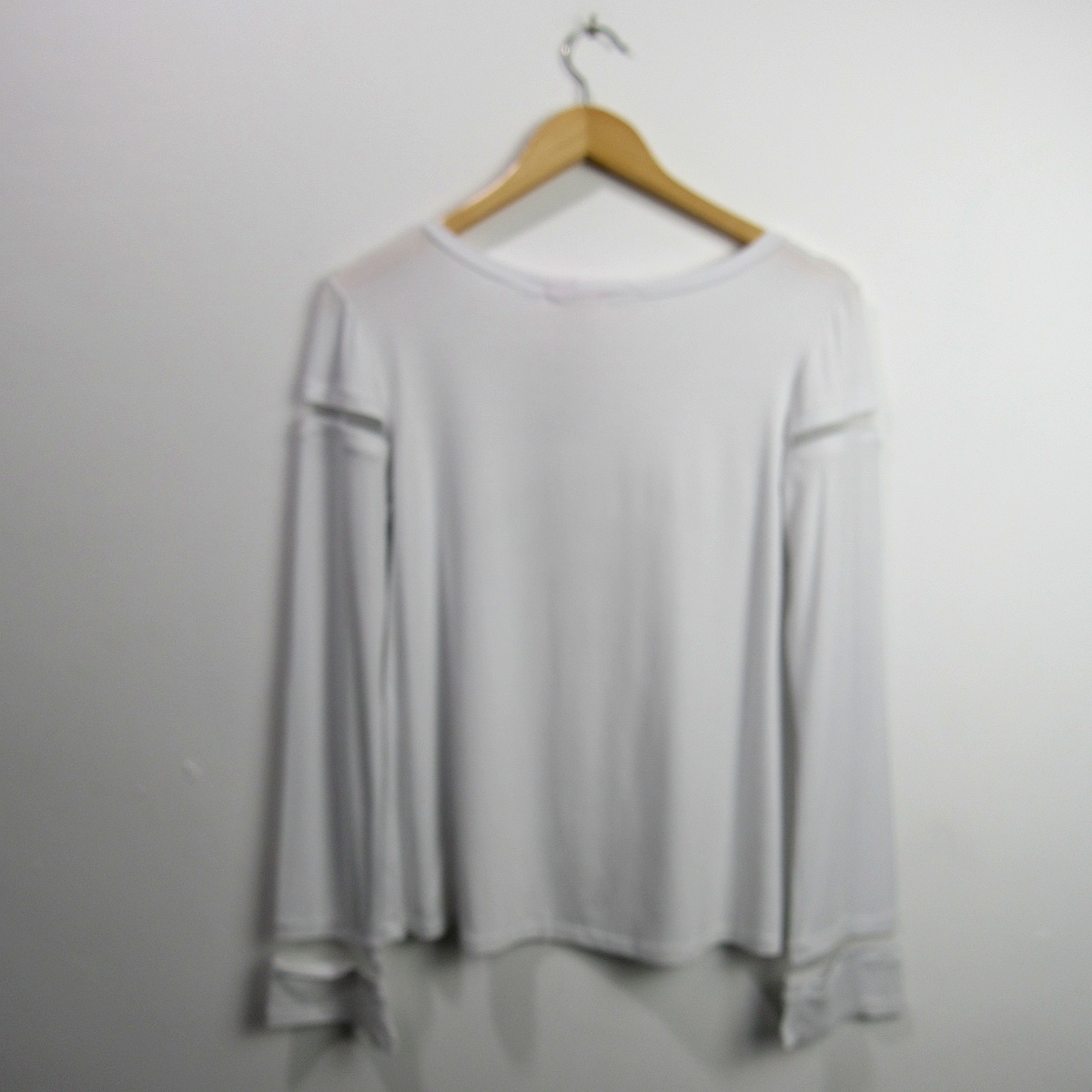 Blusa manga longa, Nova versão, Tamanho P, Comprimento 60 cm - Imagem 2