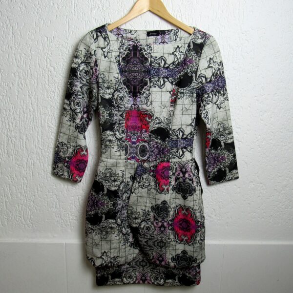 Vestido curto, Jorani, Tamanho P, Comprimento 92 cm