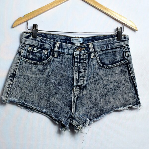 Shorts jeans, Forever 21, Tamanho 38, Comprimento 26 cm, Usado