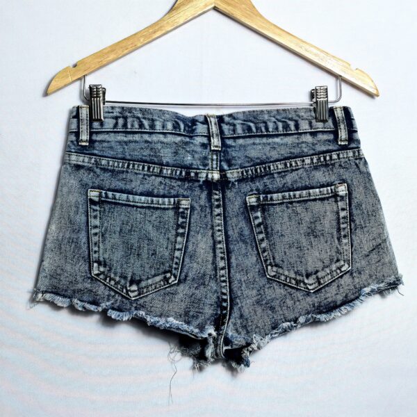 Alternative view of Shorts jeans, Forever 21, Tamanho 38, Comprimento 26 cm, Usado