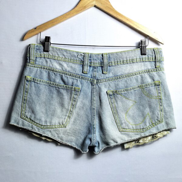 Alternative view of Shorts jeans, Farm, Tamanho 40, Comprimento 24 cm, Usado